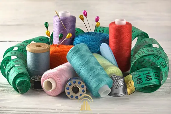 تفاوت نخ سرکیسه‌دوزی با نخ خیاطی معمولی چیست؟