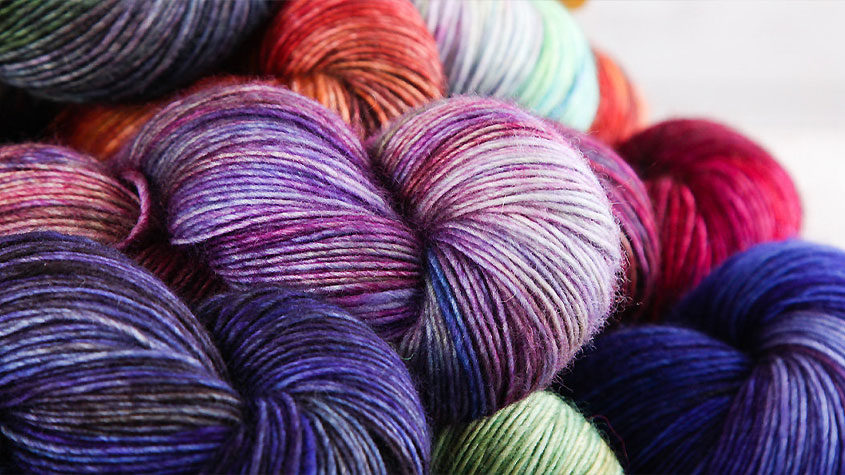 بررسی پارامترهای فنی نخ در صنایع دوخت: ضخامت، تاب و استحکام کششی